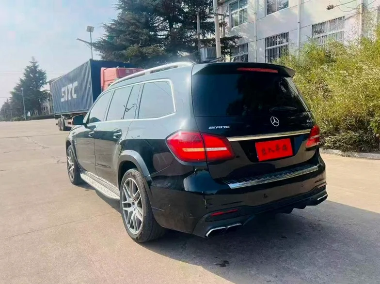 奔驰GLS 内饰后排