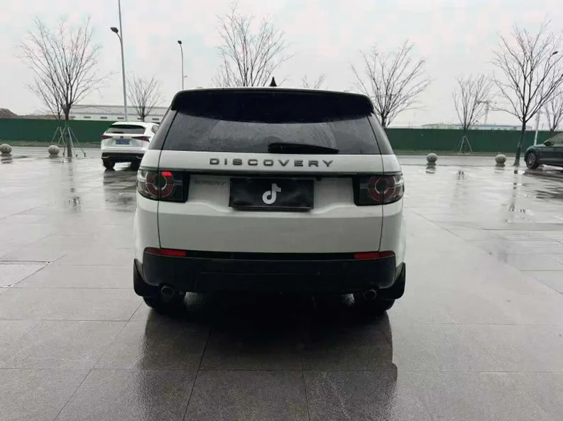 路虎发现神行 驾驶室