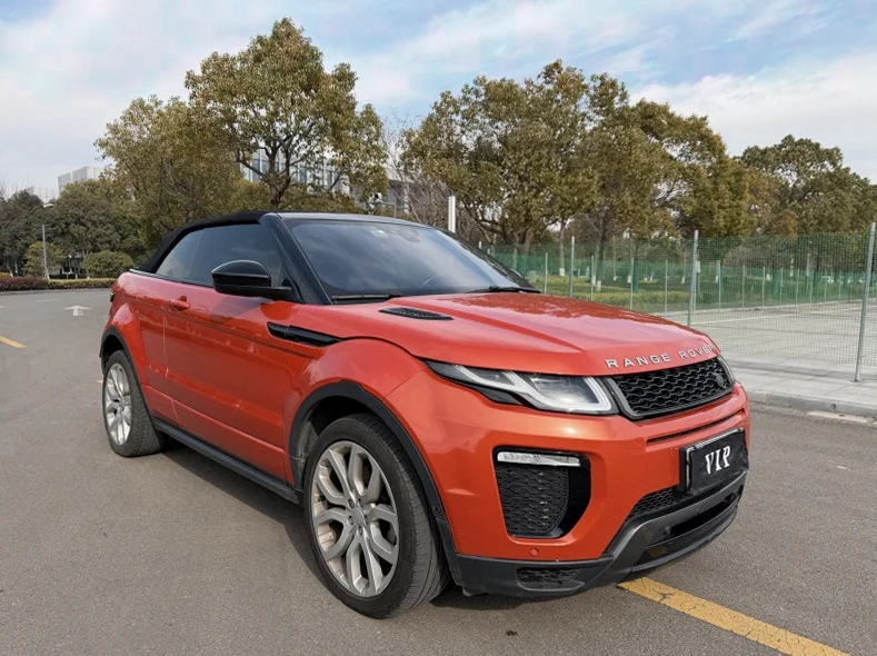 路虎极光 内饰后排