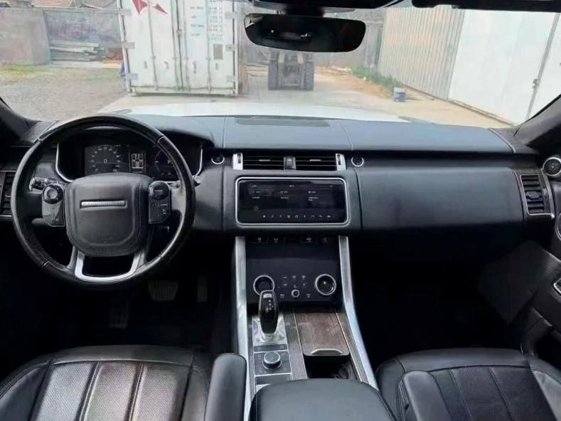 路虎揽胜运动 后面外观二