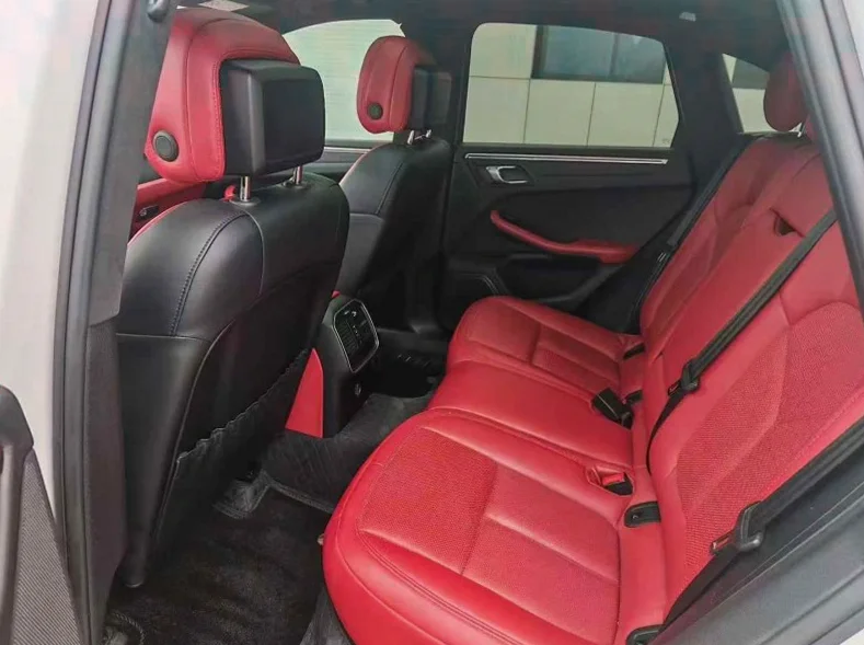 保时捷Macan 后面外观一