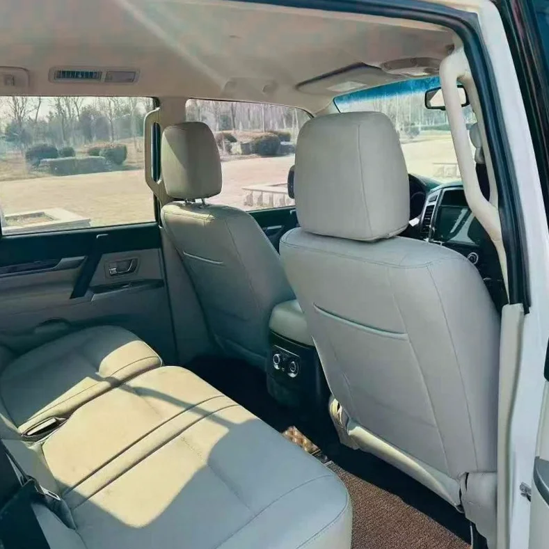 三菱帕杰罗 后面外观三