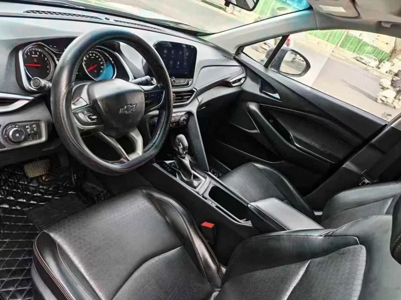 雪佛兰沃兰多 后面外观二