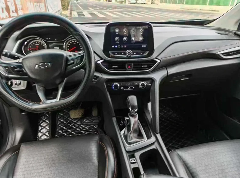 雪佛兰沃兰多 正面外观三