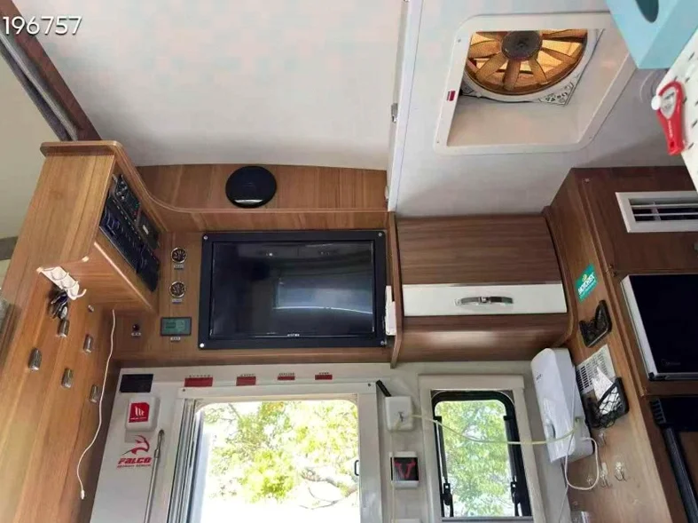 依维柯欧胜 内饰后排