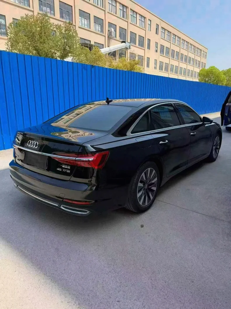 奥迪A6L 内饰后排