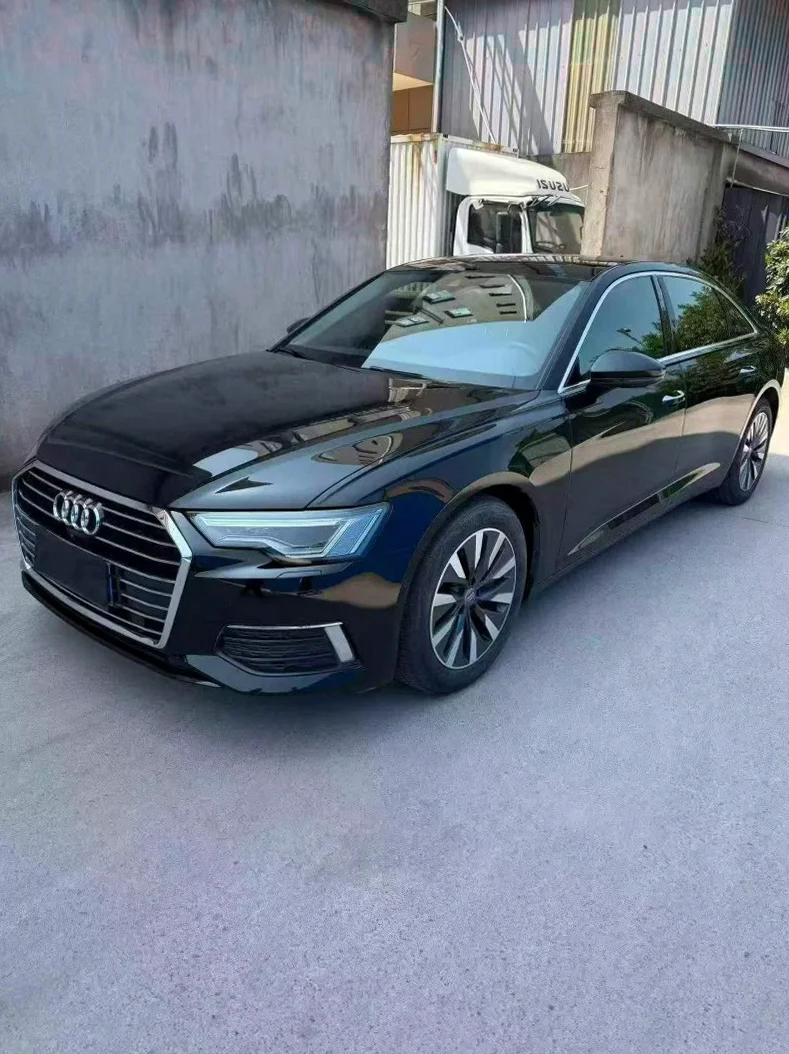 奥迪A6L 正面外观三