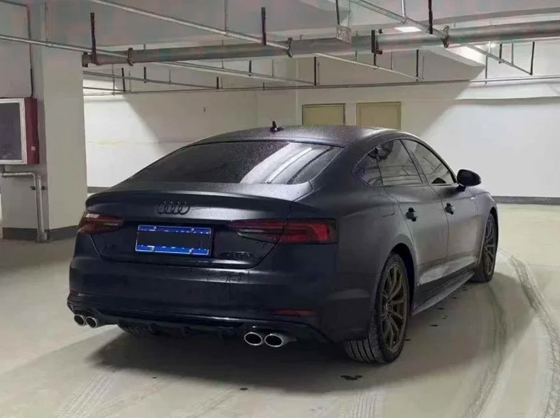 奥迪A5 内饰后排