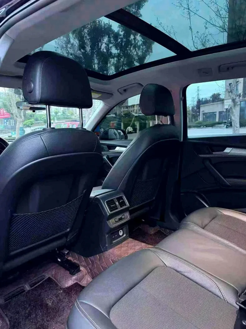 奥迪Q5 后面外观三