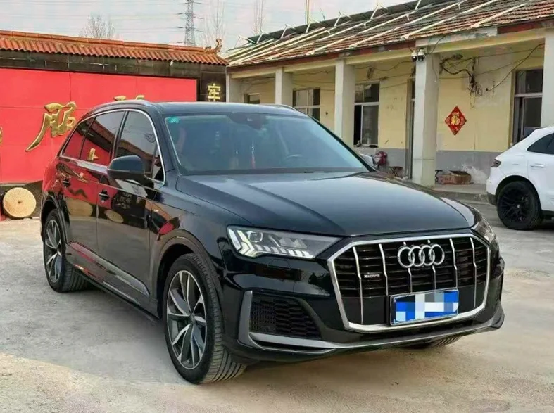 奥迪Q7 正面外观三