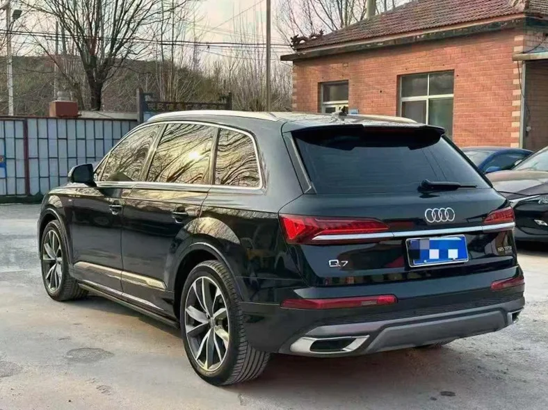 奥迪Q7 内饰前排