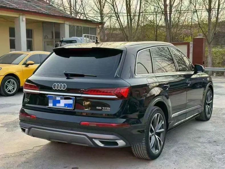 奥迪Q7 内饰后排