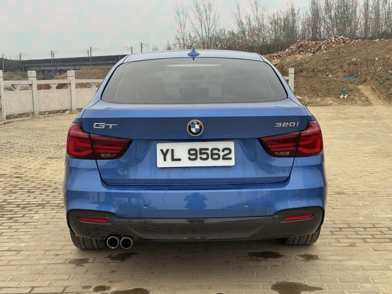 宝马3系 正面外观三