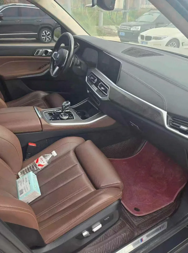 宝马X5 后面外观三