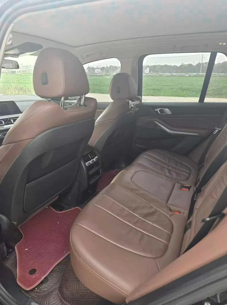 宝马X5 后面外观二