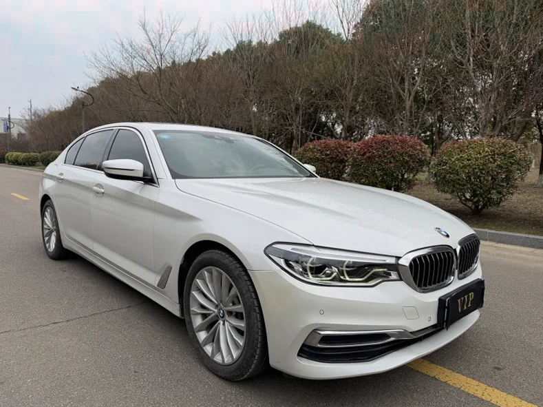 宝马5系 正面外观三