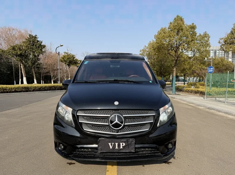 徐州2020年奔驰V客户回头车 正面外观一