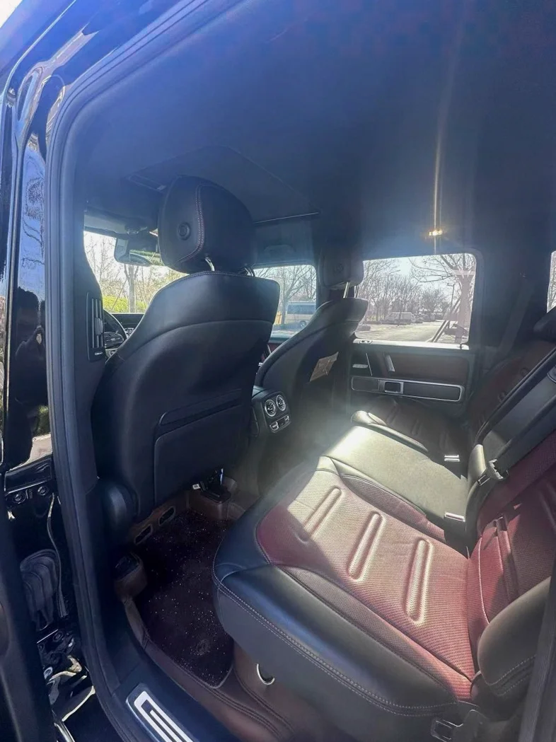 奔驰G 内饰前排