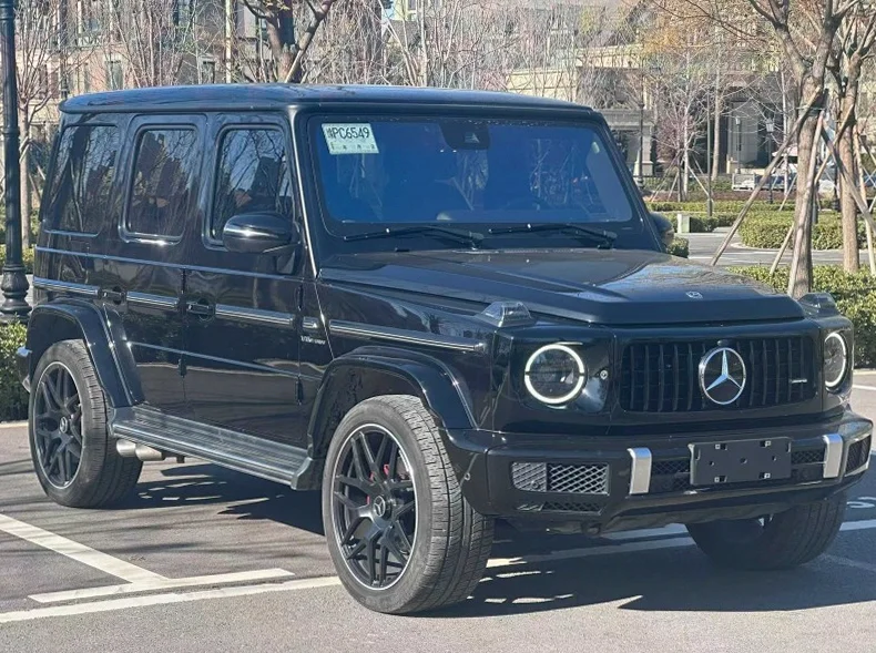 奔驰G 正面外观三