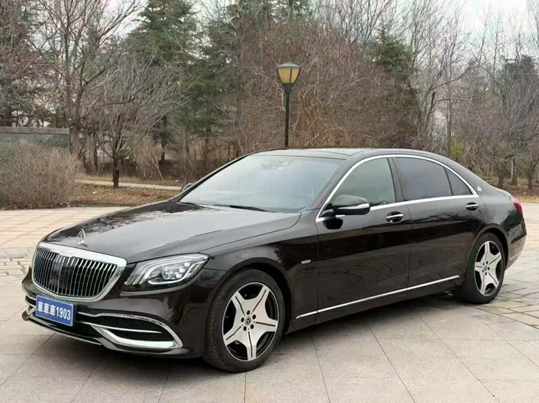 奔驰S 正面外观二