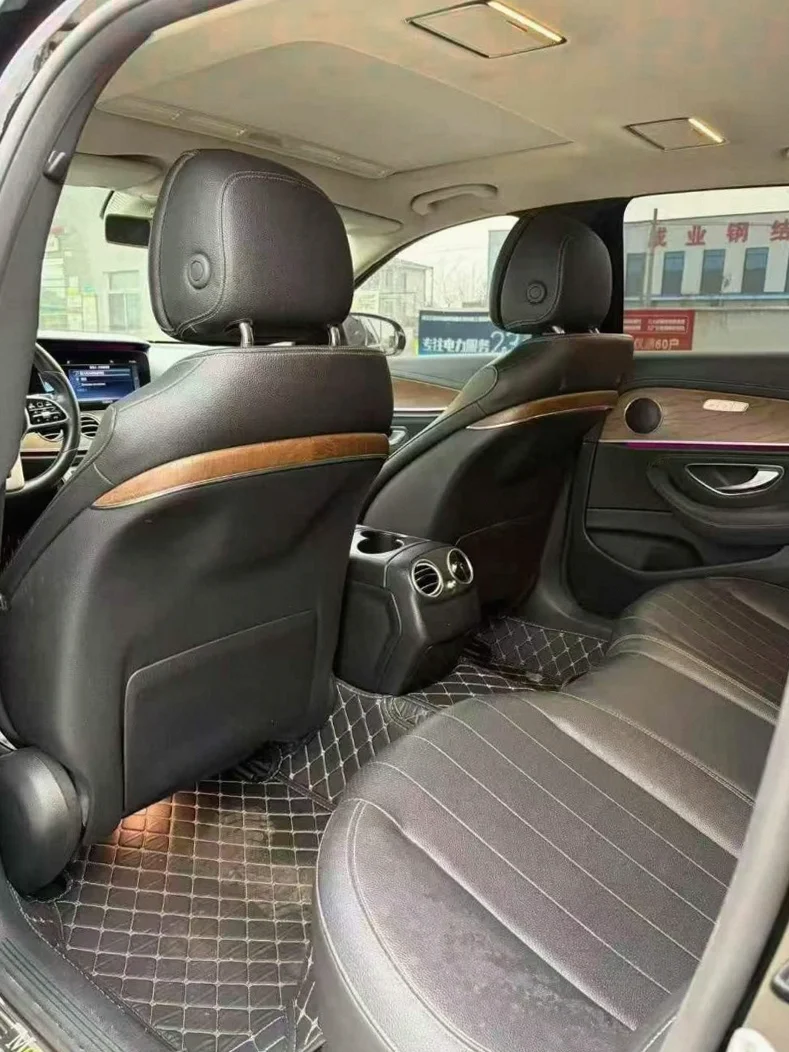 奔驰E 后面外观二