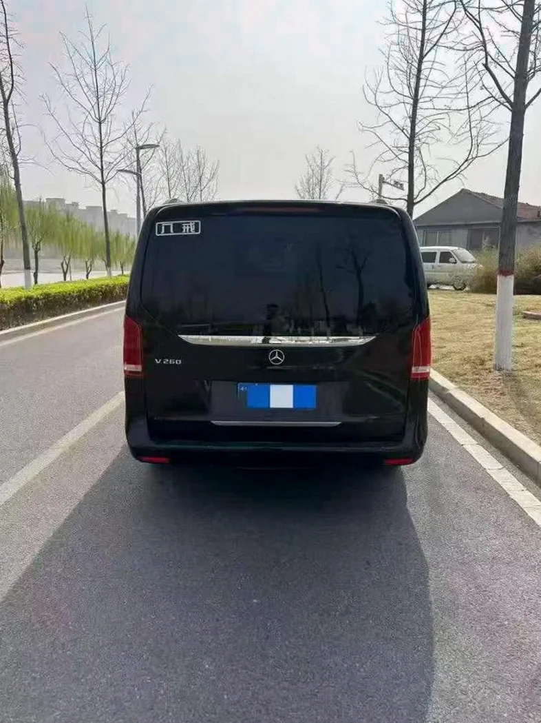 奔驰V 内饰前排