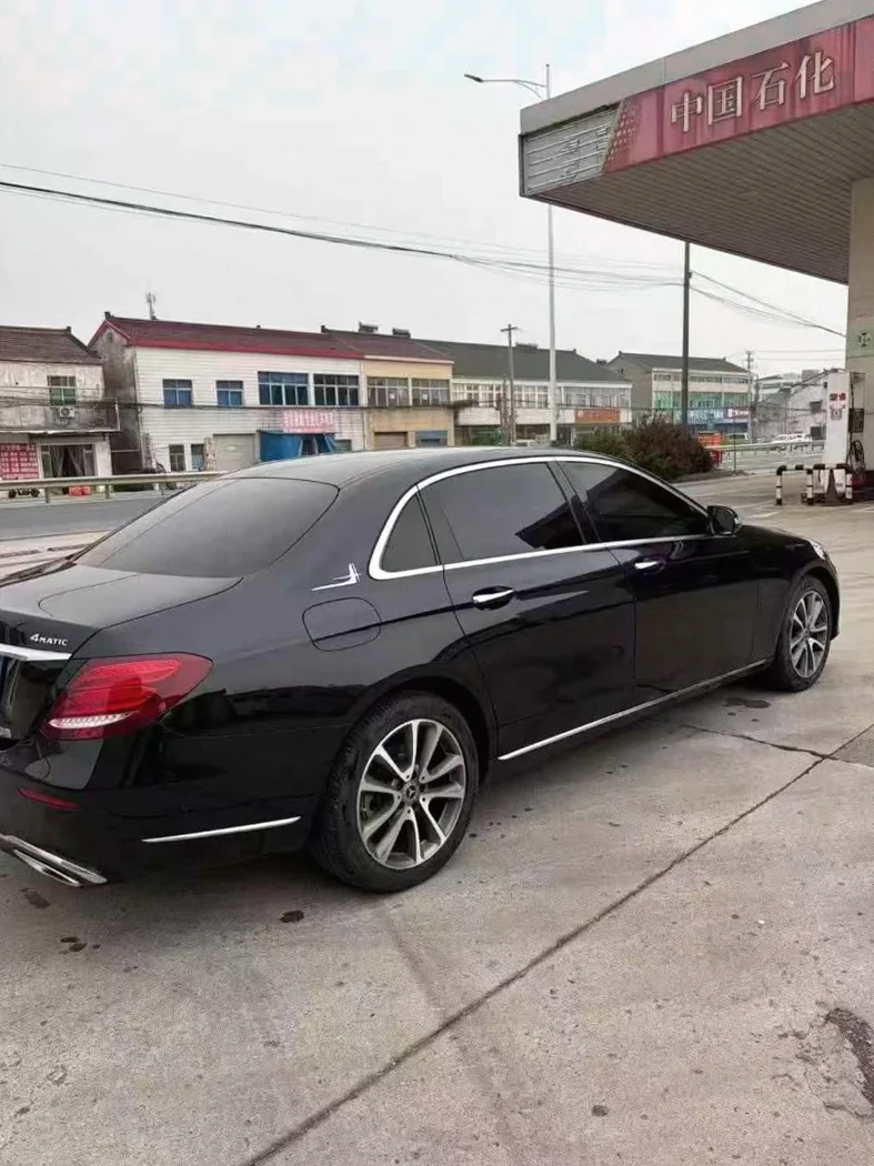 奔驰E 后面外观三