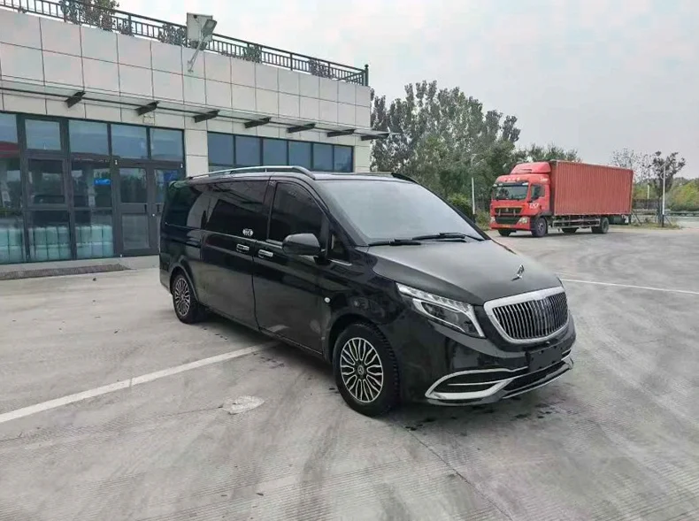 奔驰威霆 正面外观三