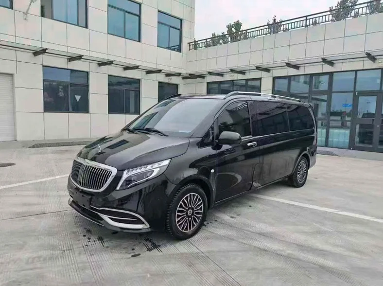 奔驰威霆 正面外观二