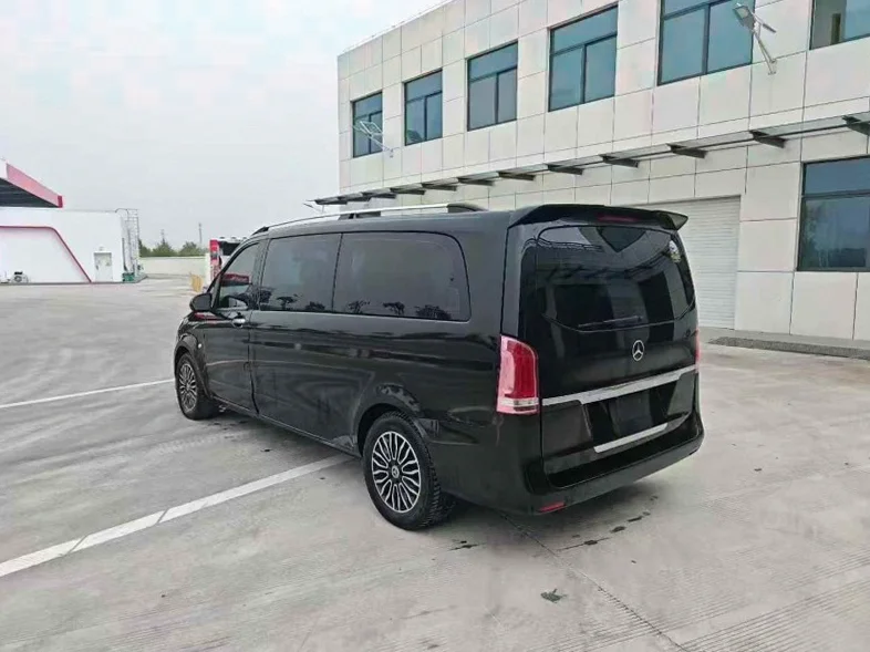 奔驰威霆 内饰前排