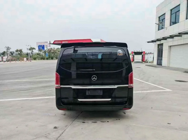 奔驰威霆 驾驶室