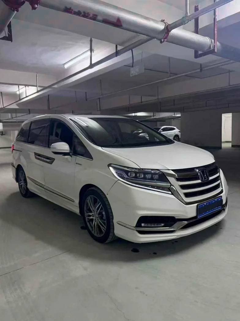 本田艾力绅 正面外观三