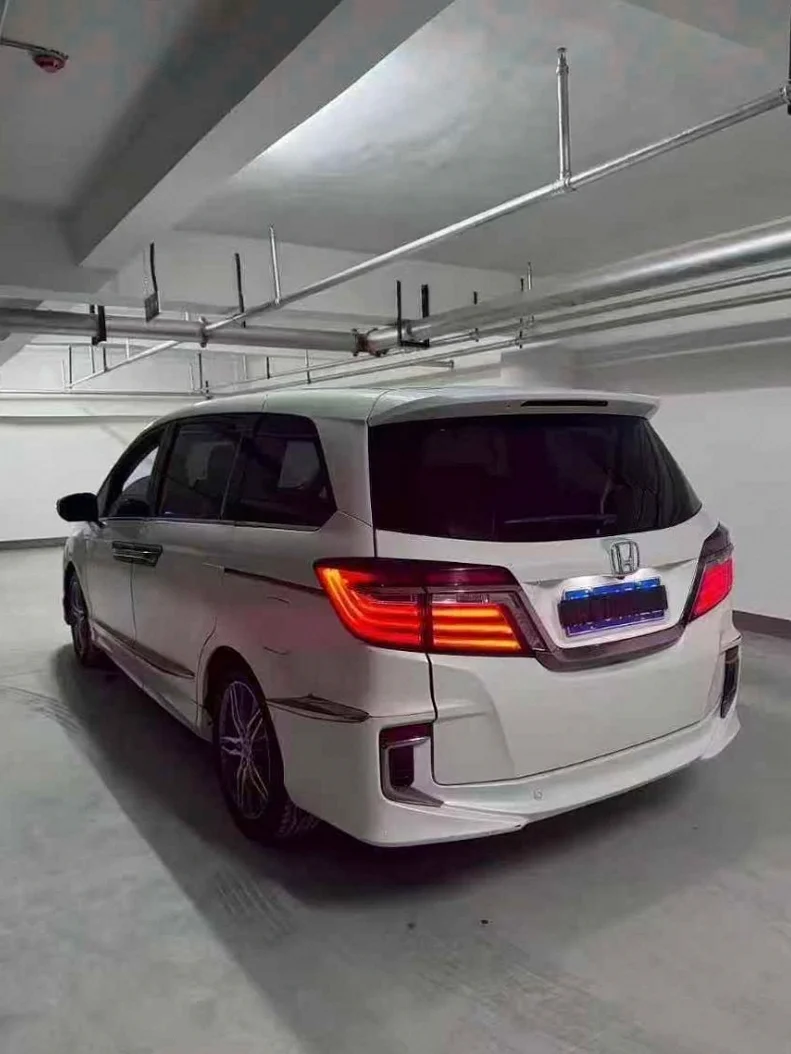 本田艾力绅 内饰前排