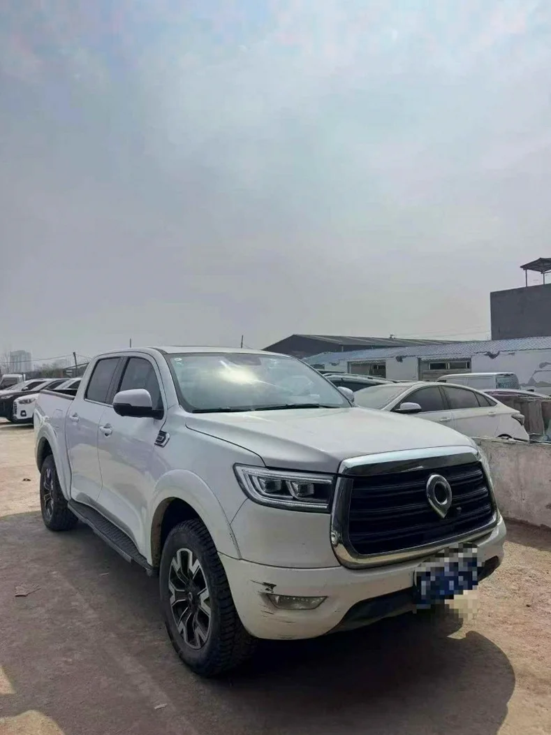 长城汽车炮 正面外观二