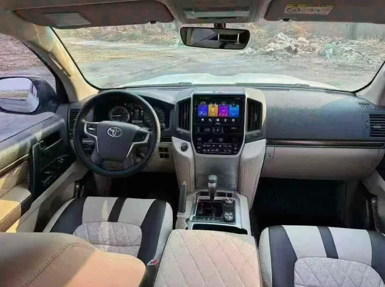 丰田兰德酷路泽 后面外观二