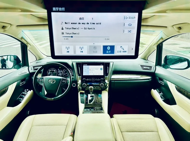丰田威尔法 内饰前排