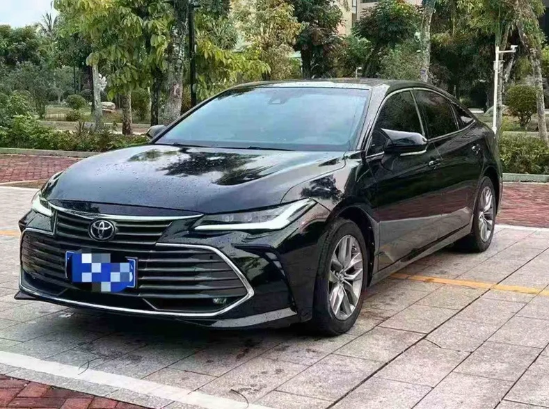 丰田亚洲龙 正面外观二