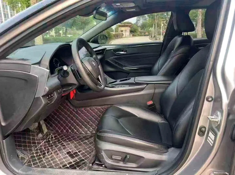 丰田亚洲龙 后面外观一