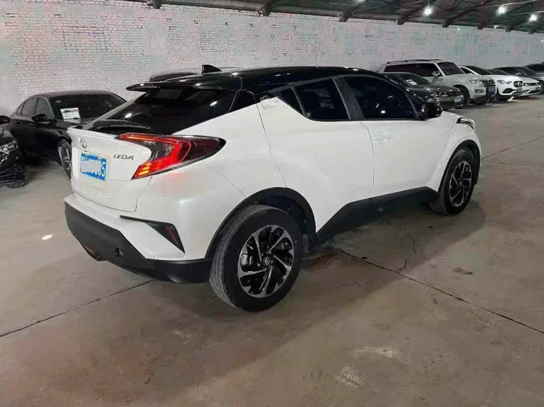 丰田奕泽 内饰后排