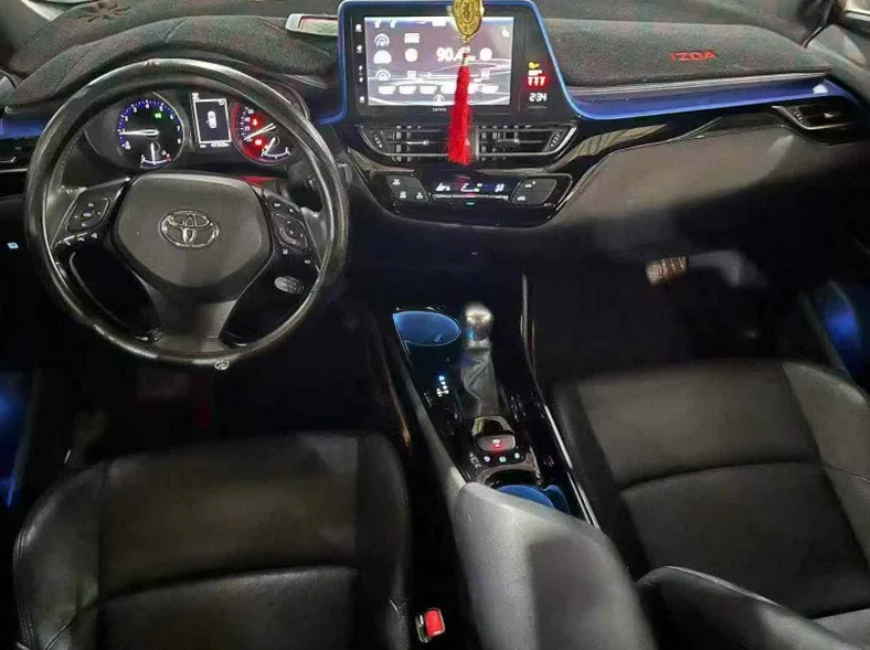 丰田奕泽 后面外观二