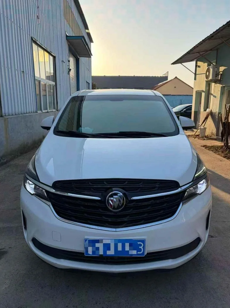 20年别克GL8 2.0T自动7座大商务