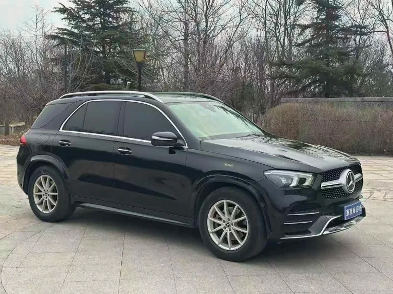 奔驰GLE 正面外观三