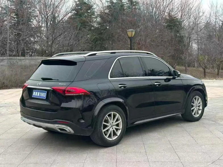 奔驰GLE 内饰后排