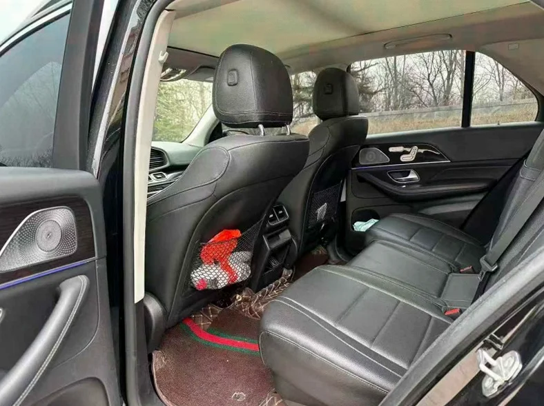 奔驰GLE 后面外观三