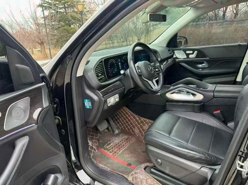 奔驰GLE 后面外观一