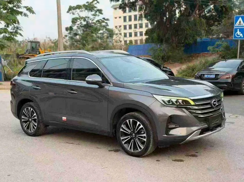 传祺GS5 正面外观二