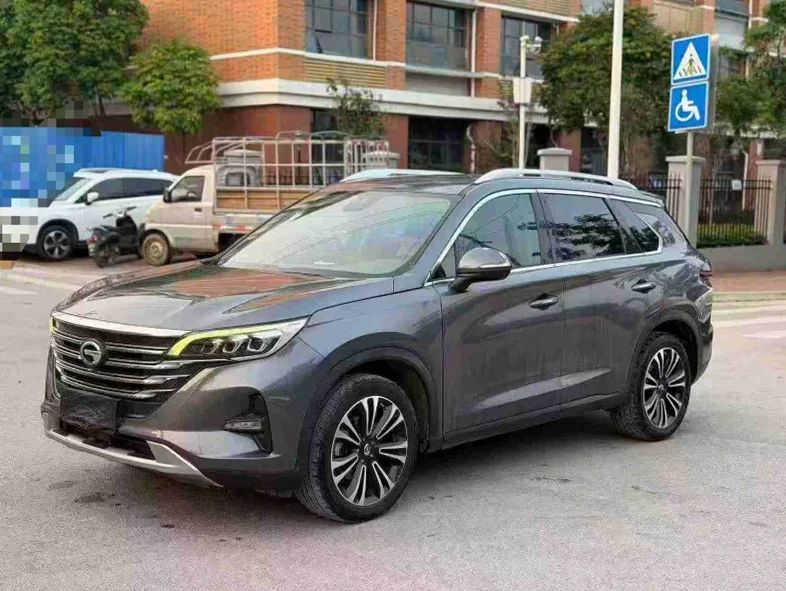 传祺GS5 正面外观三