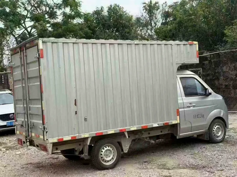 华晨鑫源 内饰前排