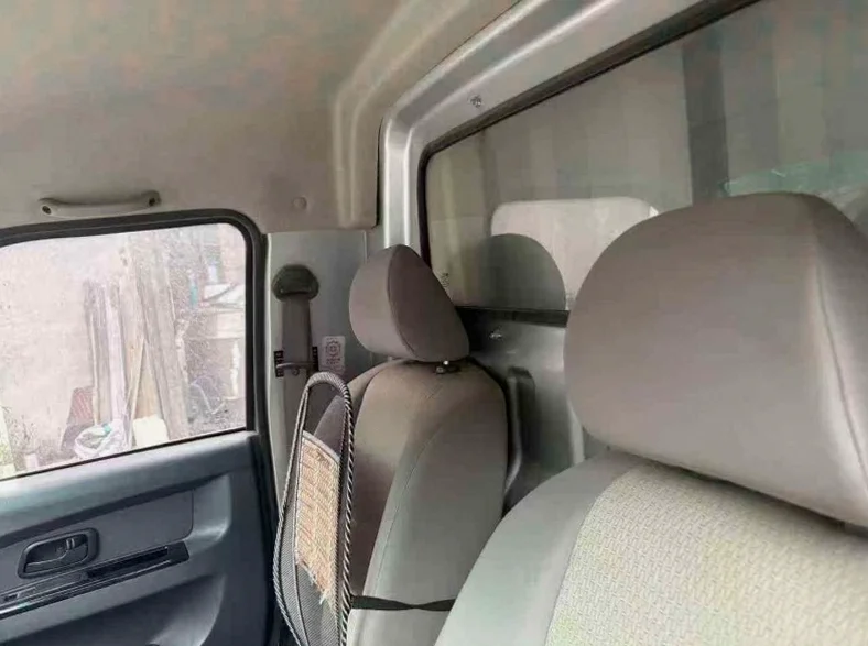 华晨鑫源 后面外观二