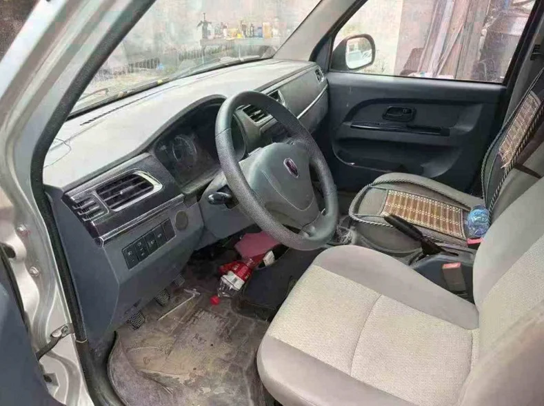 华晨鑫源 后面外观三